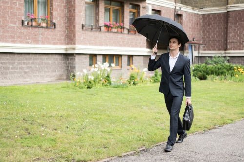 Mini Umbrellas Offer a Compact Solution for Commuters
