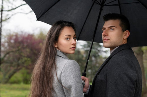 Golf Umbrella vs Regular Umbrella: What Is the Difference?