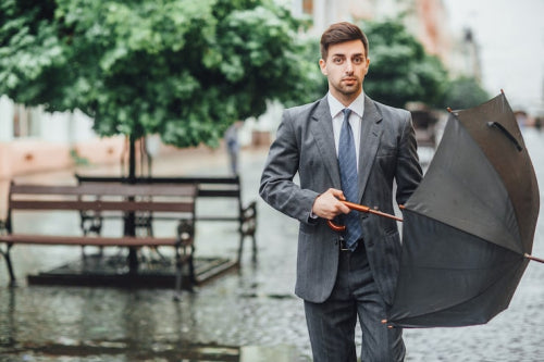 How to Choose an Umbrella for Office Professionals