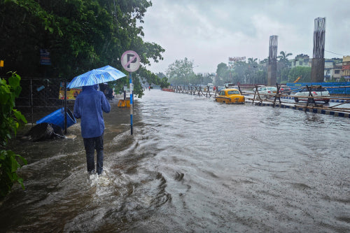 Common Factors That Lead to Umbrella Failure in Storms