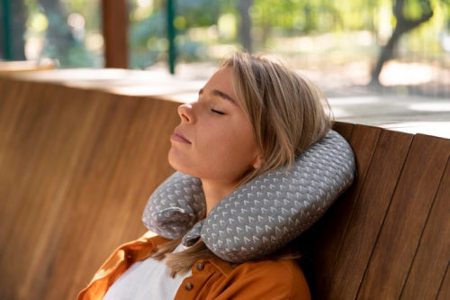 How to Choose a Travel Neck Pillow for Long Journeys