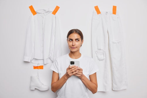E-Commerce Platforms Compete on Quality and Trust for Rainwear Essentials